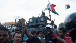 Madagaskar’da ordu bölündü: Cumhurbaşkanına karşı darbe girişimi iddiası Madagaskar’da ordu bölündü: Cumhurbaşkanına karşı darbe girişimi iddiası
