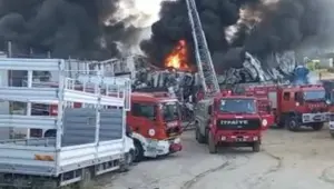 Kocaeli'de plastik fabrikasında yangın çıktı