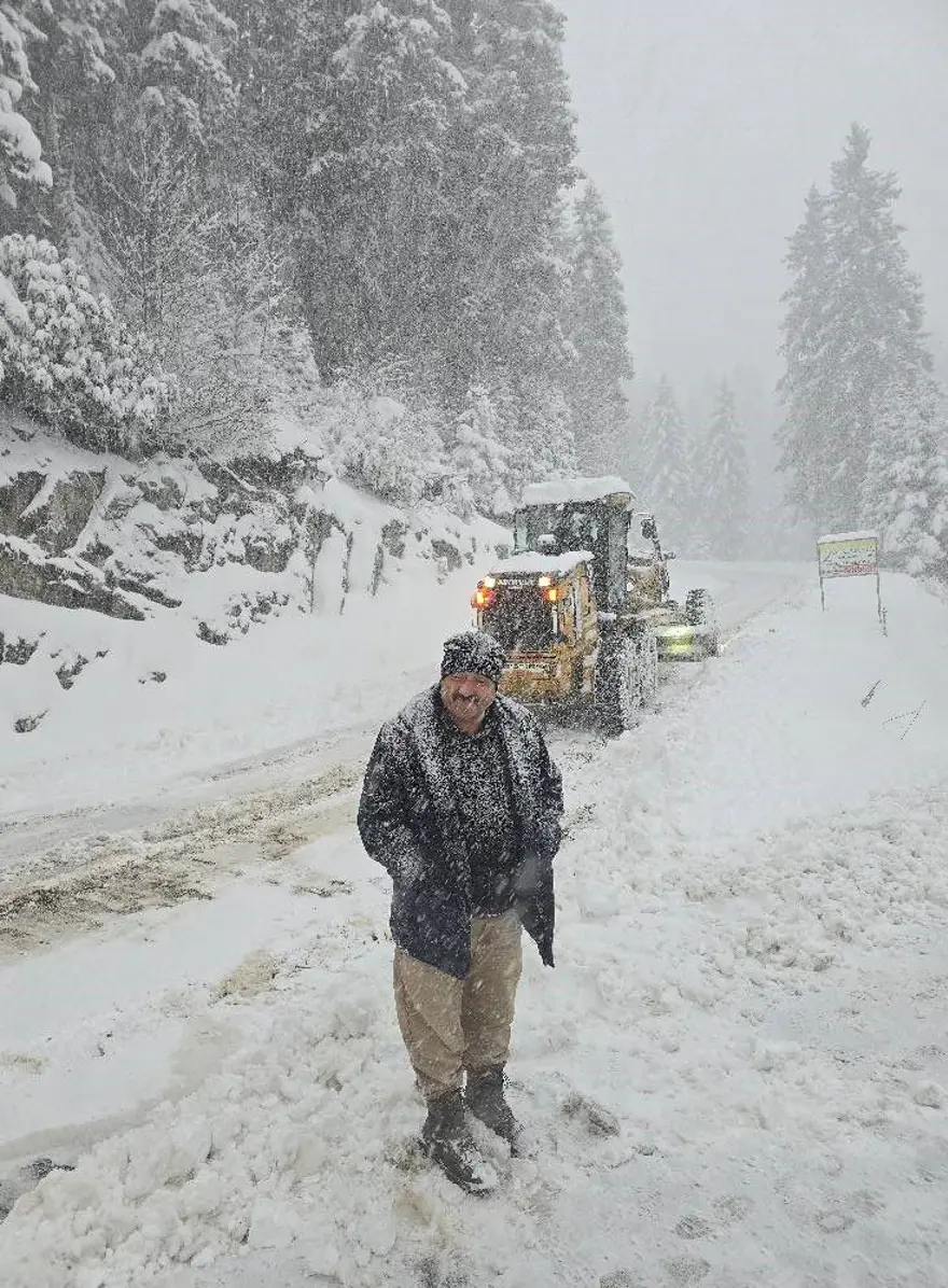 Kar görmek için yaylalara çıkanlar ekiplerin çalışmalarını zorlaştırıyor 4