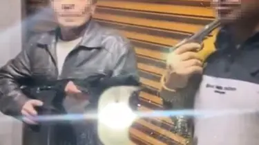 Arkadaşlarıyla şakalaşırken kendisini vurdu