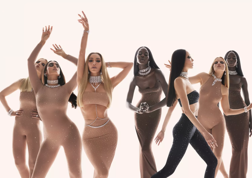 Kim Kardashian mücevher markası ile iş birliğine imza attı 1 Kim Kardashian mücevher markası ile iş birliğine imza attı 1