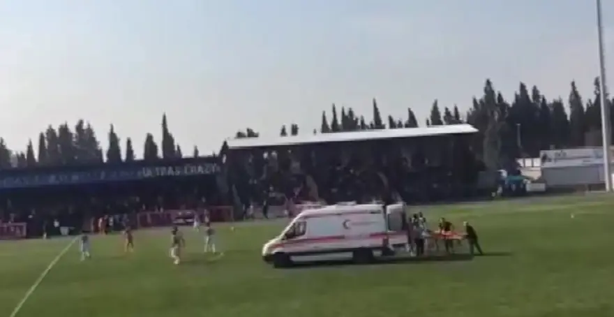Dili boğazına kaçan futbolcuyu masör kurtardı 2