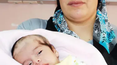 Hayatı, ağabeyinin iliğine bağlı