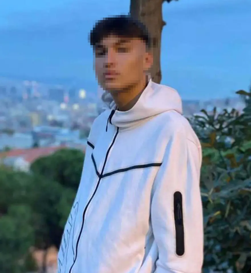 Genç yaşta öldürülen Efe’nin organları ölmeden öncebağışlanmış: “Oğlumun gözlerini alan inşallah beni bulur” 2 Genç yaşta öldürülen Efe’nin organları ölmeden öncebağışlanmış: “Oğlumun gözlerini alan inşallah beni bulur” 2