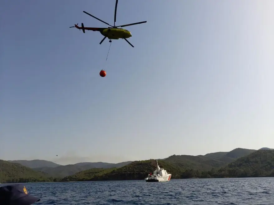 Marmaris'te yanan ormanlık alanda soğutma çalışmaları sürüyor 1