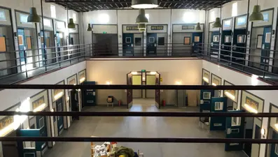 Avlu'nun çekimleri için dev plato