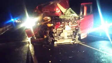 Süt yüklü tanker ile TIR çarpıştı: 3 yaralı