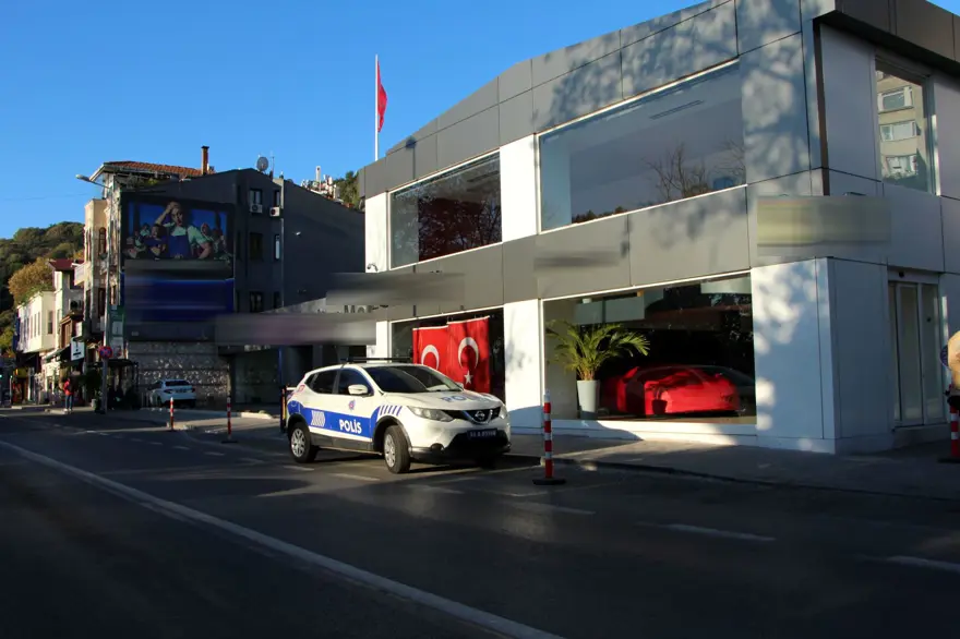 Beşiktaş'ta oto galeriye silahlı saldırı 6