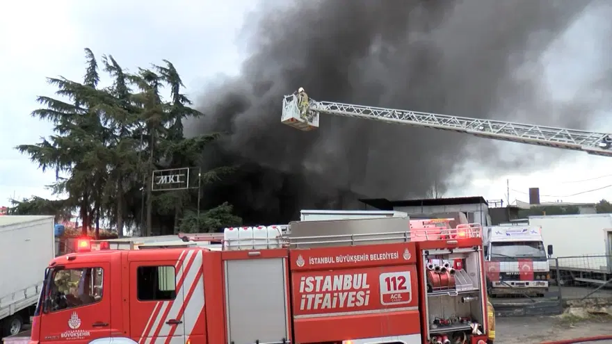 İstanbul'da depo yangını 5 İstanbul'da depo yangını 5
