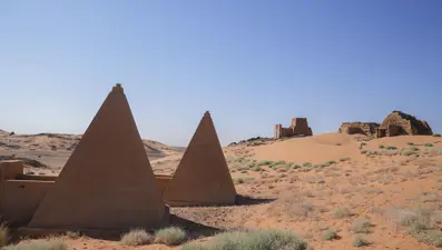 2 bin yıllık Meravi piramitleri çatışmalara rağmen ayakta: Tarihe ışık tutuyor