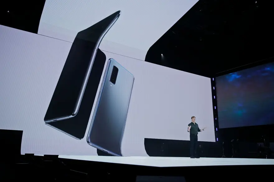 SAMSUNG GALAXY FOLD'UN ÖZELLİKLERİ NELER? 3 SAMSUNG GALAXY FOLD'UN ÖZELLİKLERİ NELER? 3