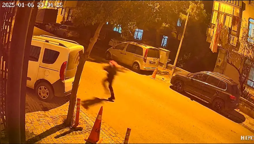 İstanbul'da satırlı silahlı kavga! Şüpheliler kaçtı, polis kovaladı: 14 gözaltı 1