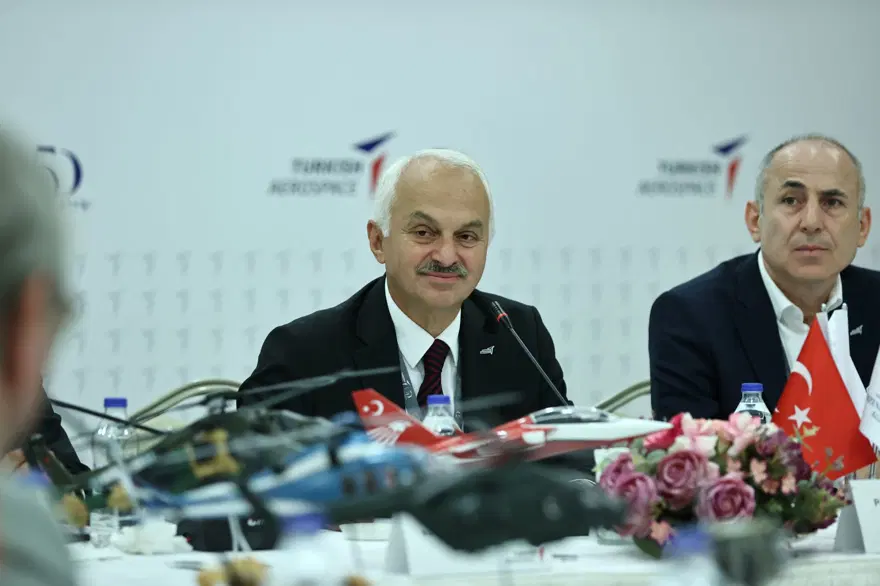 İstanbul'da savunma sanayii fuarı | Milli Muharip Uçak KAAN'ın 2028'de Türk motoruyla uçması planlanıyor 2 İstanbul'da savunma sanayii fuarı | Milli Muharip Uçak KAAN'ın 2028'de Türk motoruyla uçması planlanıyor 2