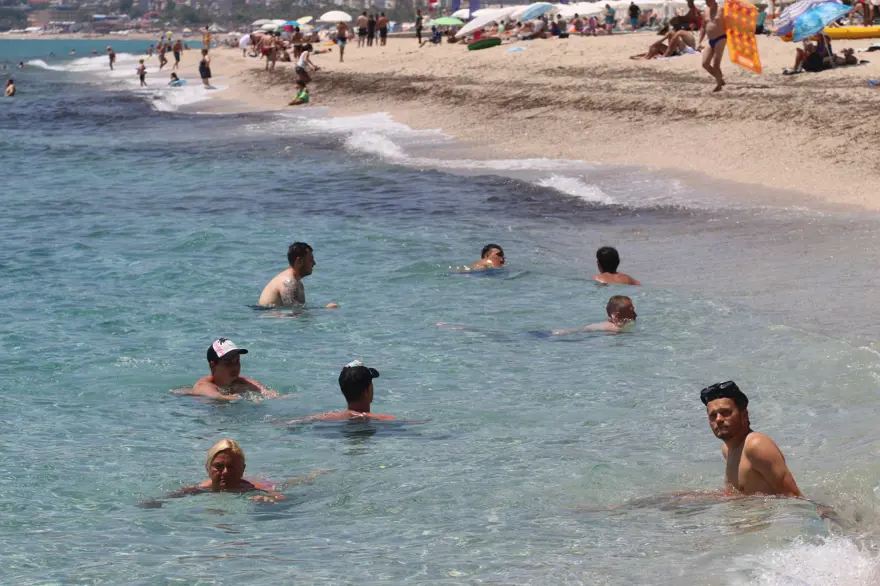 Deniz salyası sonrası yaz turizminde tatilcilerin tercihi Akdeniz oldu 15 Deniz salyası sonrası yaz turizminde tatilcilerin tercihi Akdeniz oldu 15