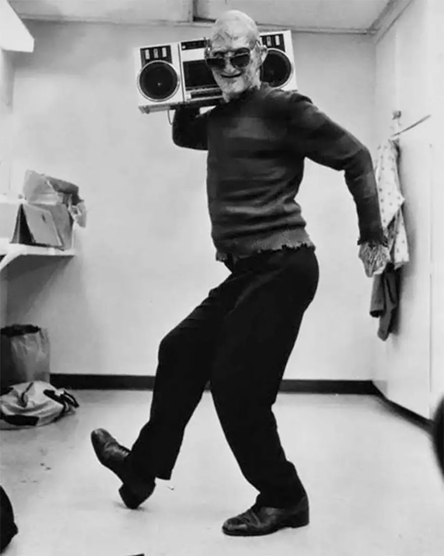 Ünlülerin dikkat çeken eski fotoğrafları 42