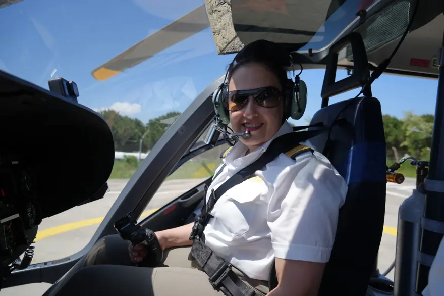 Türkiye'nin tek kadın ambulans helikopter pilotu: ''En büyük motivasyonum yer çekimine meydan okumak'' 