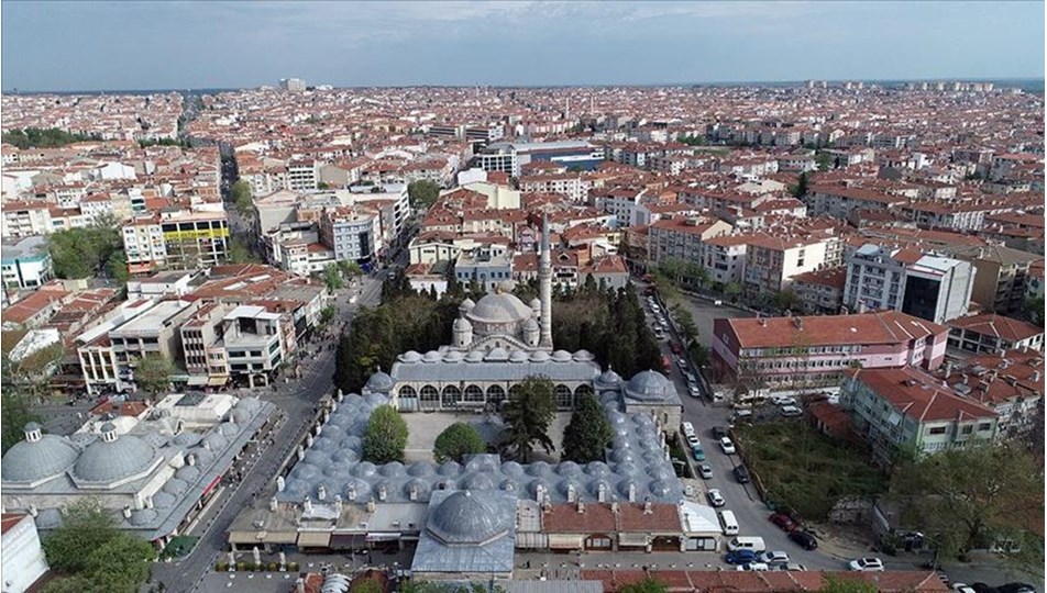 Kırklareli'nde 1 ton 100 kiloluk "Tosuncuk" adlı dana 35 bin liradan satışa çıkarıldı