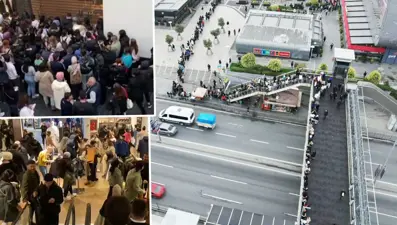 AVM’lerde efsane cuma yoğunluğu | Kuyruk metrobüs üstgeçidine ulaştı, indirimli ürün almak isteyenler birbirleriyle yarıştı
