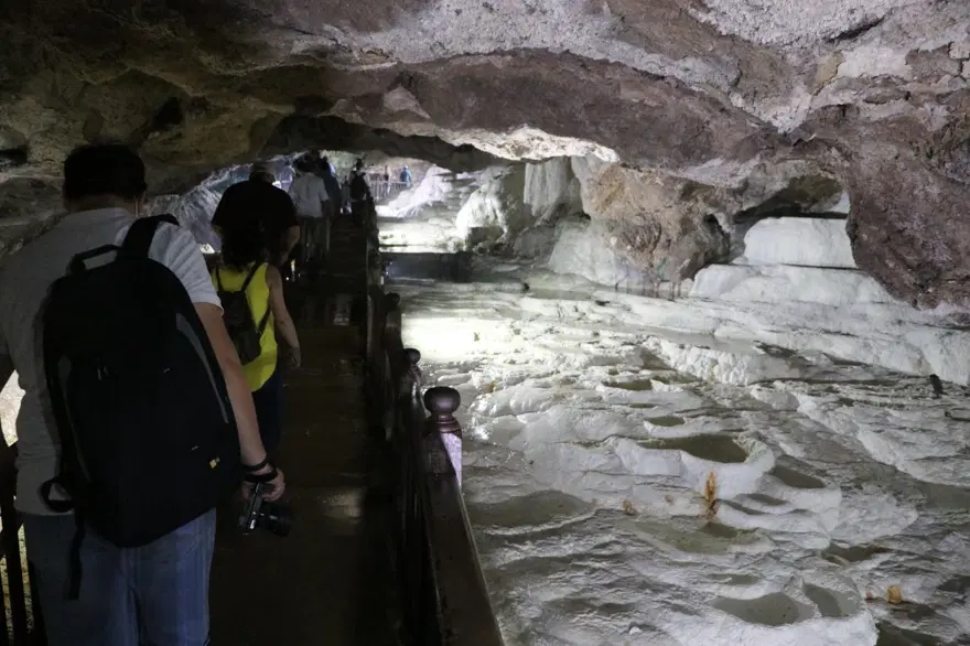 'Yer altındaki gizli Pamukkale' Kaklık Mağarası'nda çökme tehlikesi 8