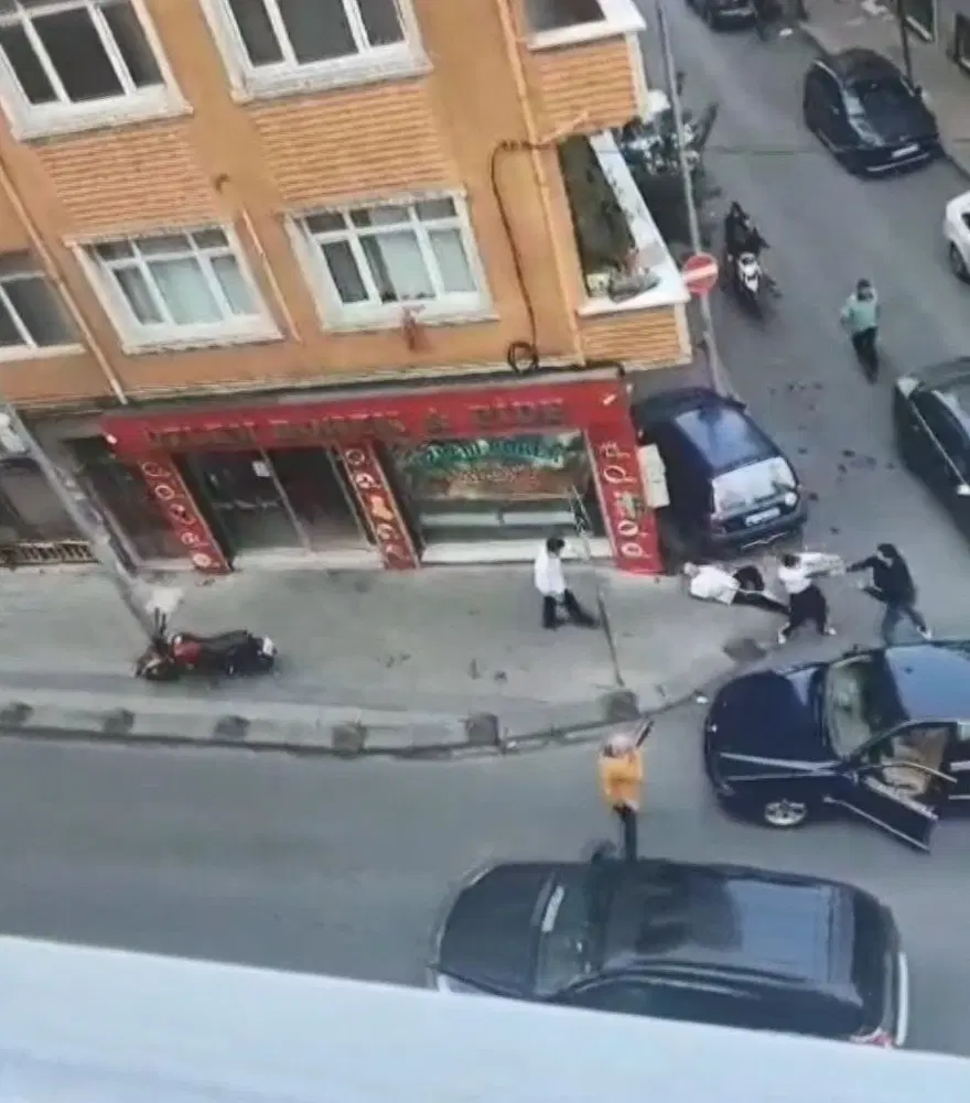 İstanbul'da park yeri kavgası: Pompalı tüfekle dehşet saçtı İstanbul'da park yeri kavgası: Pompalı tüfekle dehşet saçtı