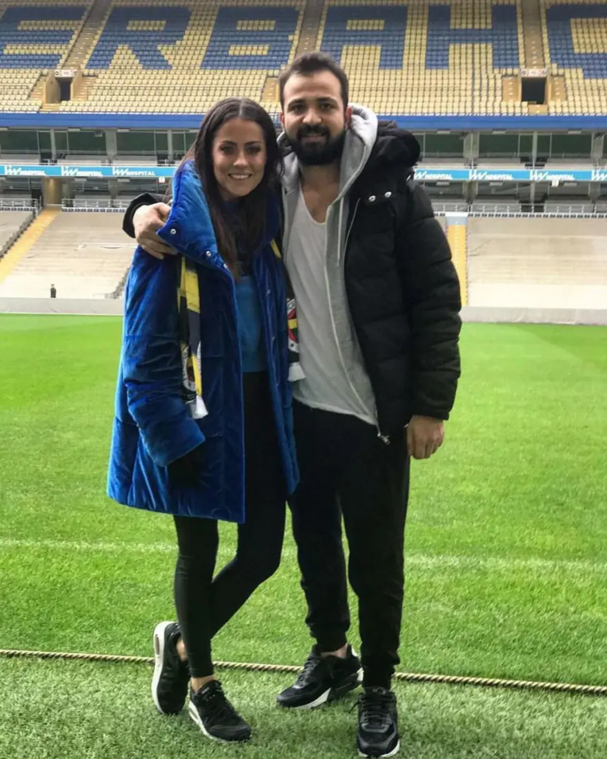 Şarkıcı Derya Uluğ'a romantik doğum günü kutlaması 1