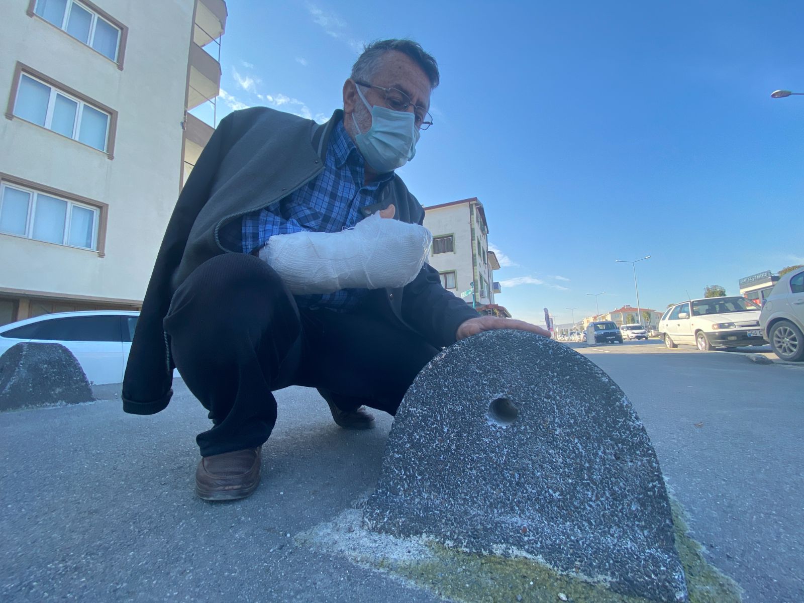 Aynı taşa 6 kez takılıp düşerek ölümden döndü