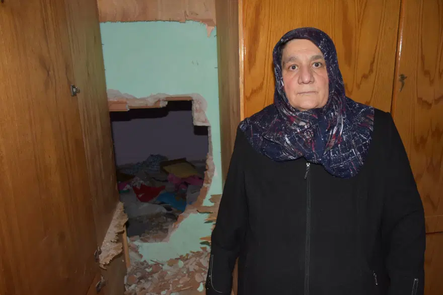 Depremde zarar gören binada hırsızlık (Duvarı delip 10daireyi soydular) 4 Depremde zarar gören binada hırsızlık (Duvarı delip 10daireyi soydular) 4