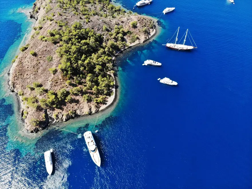 Muğla'nın el değmemiş koyları mavi yolculuk tutkunlarını ağırlıyor 