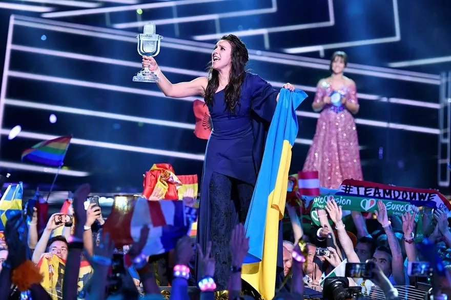 Eurovision 2016 birincisi Jamala, Ukrayna’dan Romanya’ya sığındı 