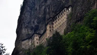 Sümela Manastırı yeni sezonunu ışıl ışıl geçirecek