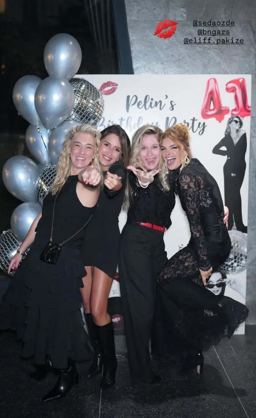 Pelin Karahan 41 yaşına bastı: Doğum günü partisinden renkli kareler 2 Pelin Karahan 41 yaşına bastı: Doğum günü partisinden renkli kareler 2