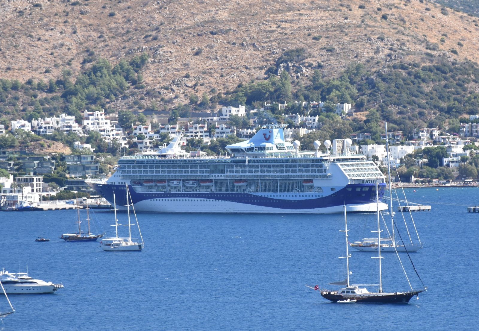 Bin 722 turistle Bodrum'a geldi