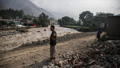 Peru'da sağlık merkezini su bastı