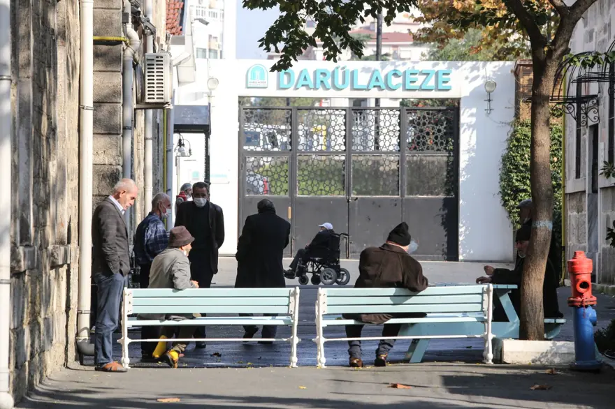 Türkiye'de ilk vaka görüldüğü gün kapılar kapandı! Darülaceze'de 'kapalı' 9 ay 23 Türkiye'de ilk vaka görüldüğü gün kapılar kapandı! Darülaceze'de 'kapalı' 9 ay 23