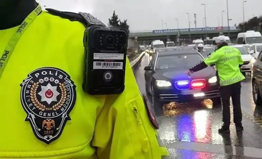 5- Araçlarında çakar ve tepe lambası kullananlar hangi cezalarla karşılaşacak? 7 5- Araçlarında çakar ve tepe lambası kullananlar hangi cezalarla karşılaşacak? 7