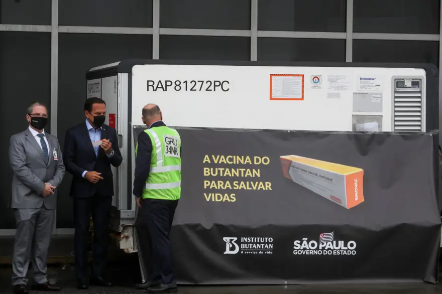 TÜRKİYE'DE DENENEN İLK COVİD-19 AŞISI 3