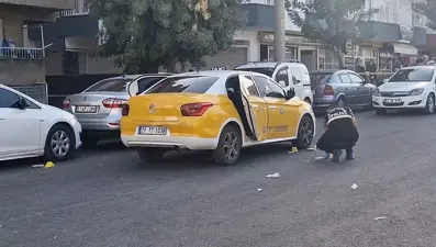 Eşini taksiden inerken silahla vurarak öldürdü