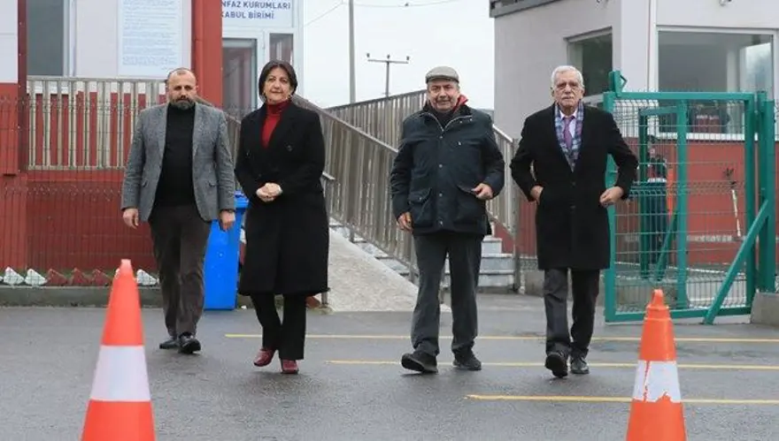 İMRALI'DA İLK GÖRÜŞME VE SİYASİ PARTİLER TURU 3