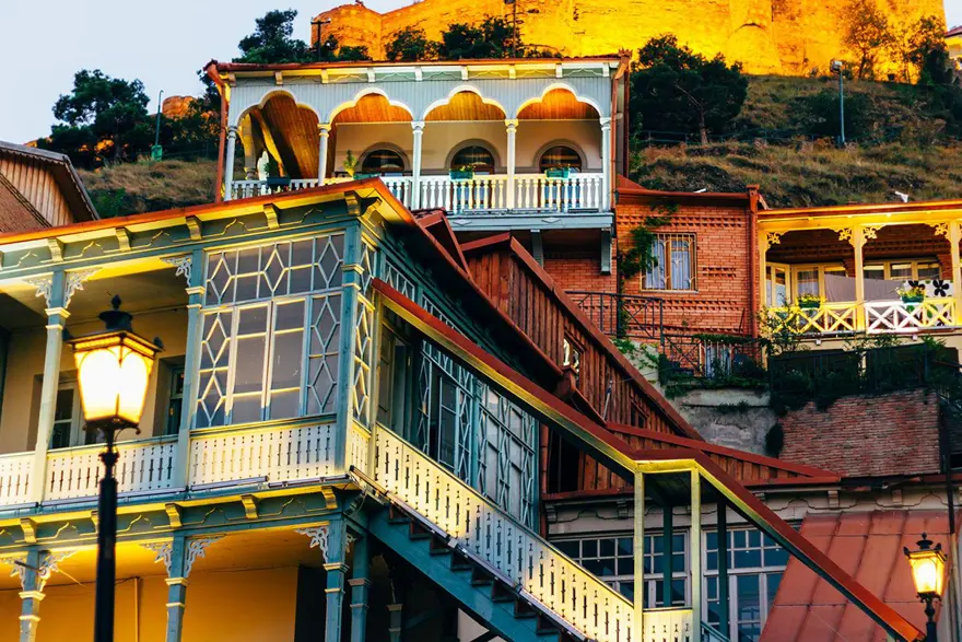 tiflis, tiflis seyahati, tiflis'te görülecek yerler, tiflis'te gezilecek yerler, tiflis gezi rehberi, tiflis rehberi, tiflis'te ne yenir, tiflis şarap, tiflis restoranlar 3