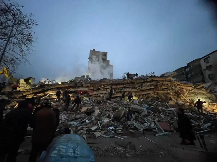 Türkiye yasta | Depremin vurduğu 10 ilden çarpıcı fotoğraflar... 41