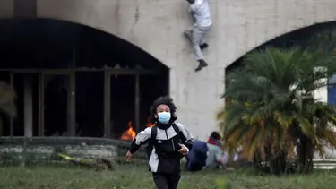 Nepal'de polis protestoculara ateş açtı: 14 kişi öldü