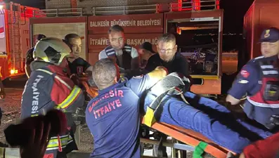 Ayvalık'ta zincirleme kaza: 1'i ağır 5 yaralı