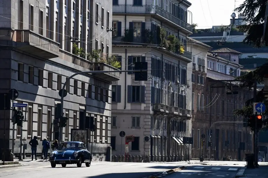 İtalya'da kız kardeşi karantinada ölen İtalyandan isyan çağrısı: Yardım edin 8