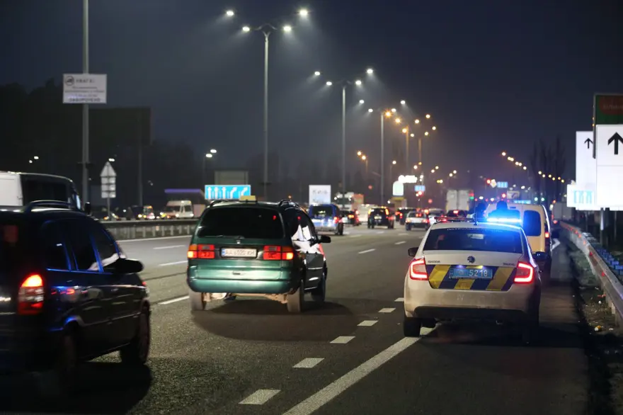 Kiev'de yaşayanlar şehri terk ediyor 16