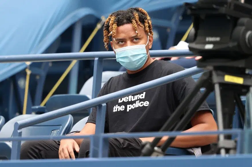 Maskeyle mesaj veren Naomi Osaka: Önemli olan sizin hangi mesajı aldığınız 4 Maskeyle mesaj veren Naomi Osaka: Önemli olan sizin hangi mesajı aldığınız 4