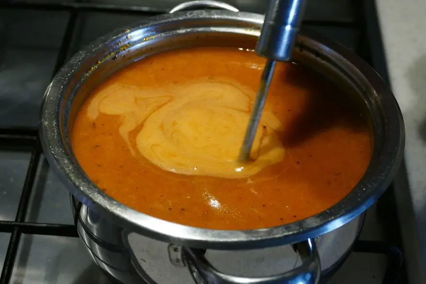 Tarhana çorbasını böyle pişirmek faydasını 10 katına çıkarıyor: İşte hastalıksavar tarhana tarifi 