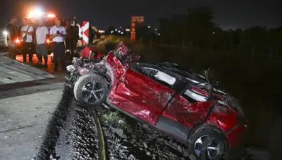Karşı şeride geçip dehşet saçtı: 3 ölü