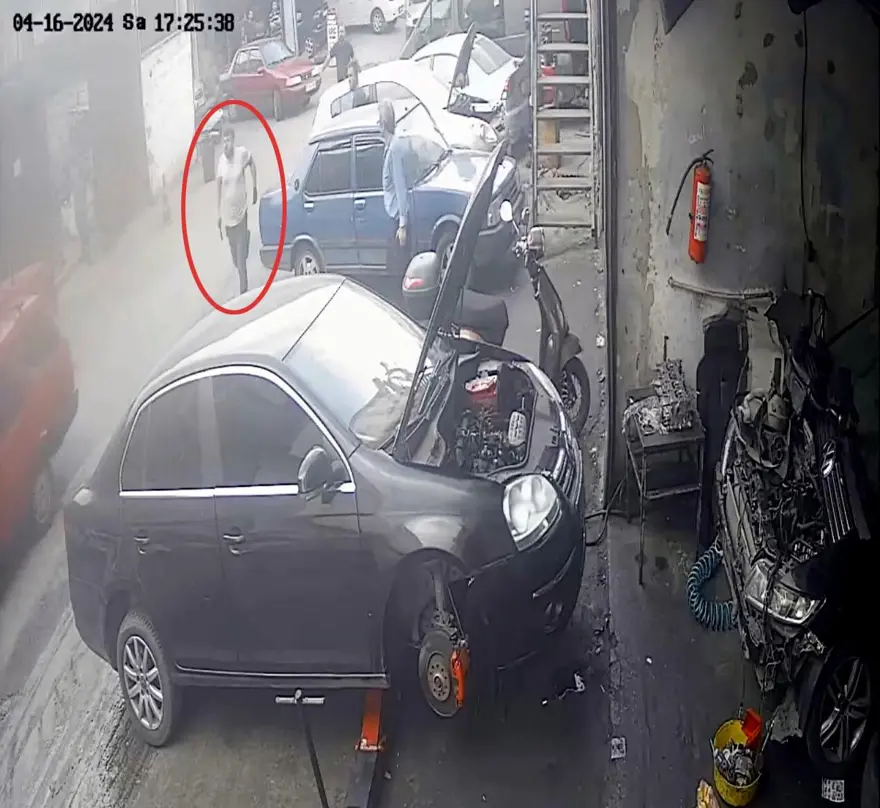 İzmir’de yol verme kavgası: Kardeşi bıçakladı,ağabeyi ateş etti 1 İzmir’de yol verme kavgası: Kardeşi bıçakladı,ağabeyi ateş etti 1