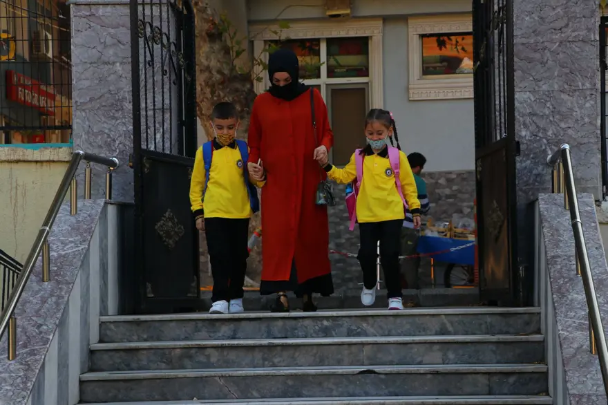 Yüz yüze eğitim anasınıfı ve ilkokul 1'inci sınıflarda başladı 26
