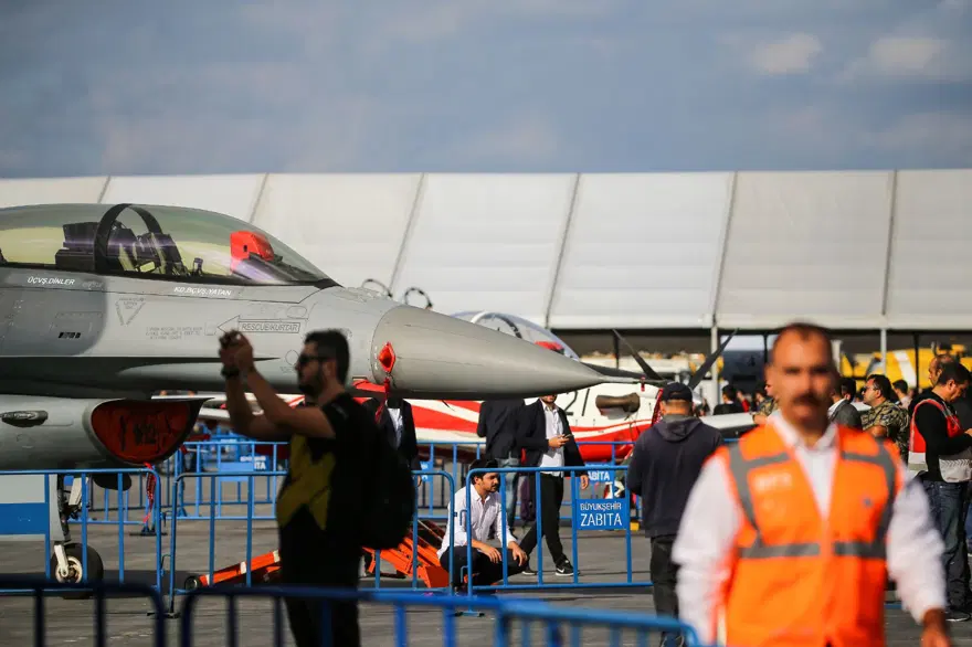 Teknofest'te büyük yarış! Kenan Sofuoğlu SOLOTÜRK’e karşı 22 Teknofest'te büyük yarış! Kenan Sofuoğlu SOLOTÜRK’e karşı 22